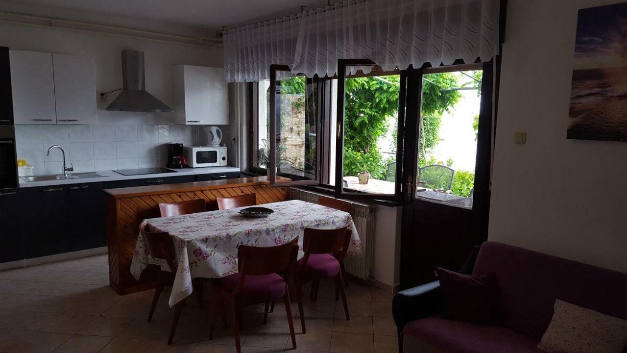 Apartmani Marenda Supetarska Draga Buitenkant foto